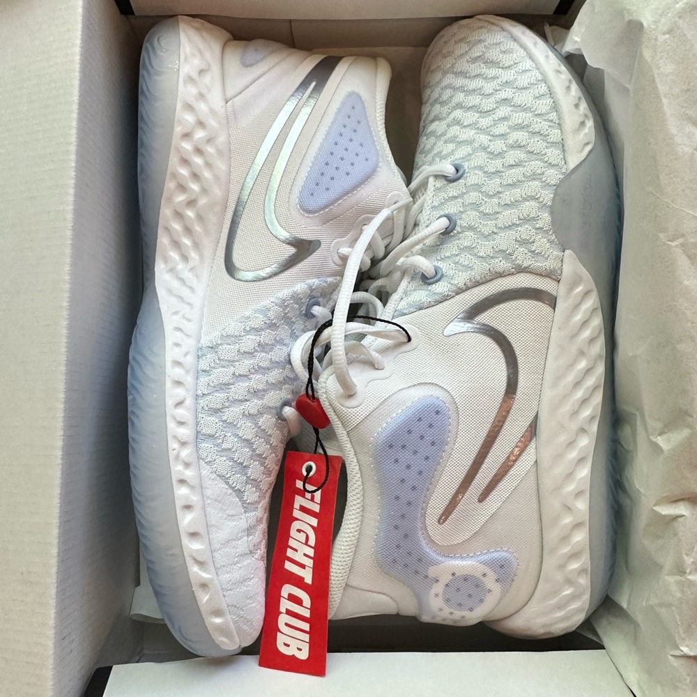 Nike KD Trey 5 VIII “white royal tint”. BNIB.